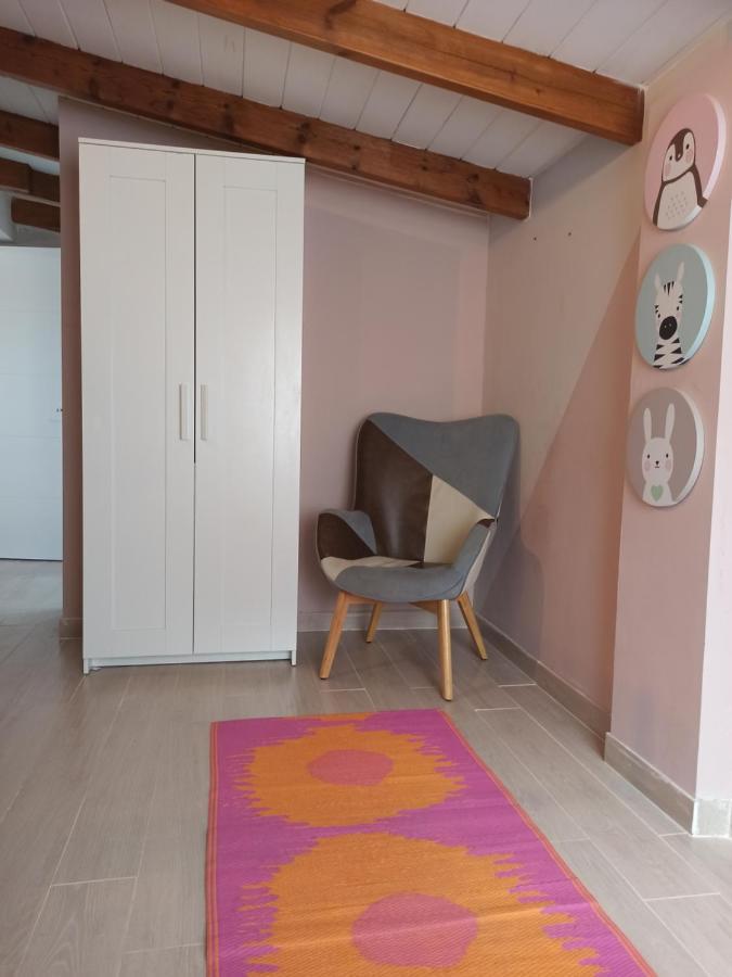 Beautiful Chalet With Wifi And Free Parking Arona  Exterior foto